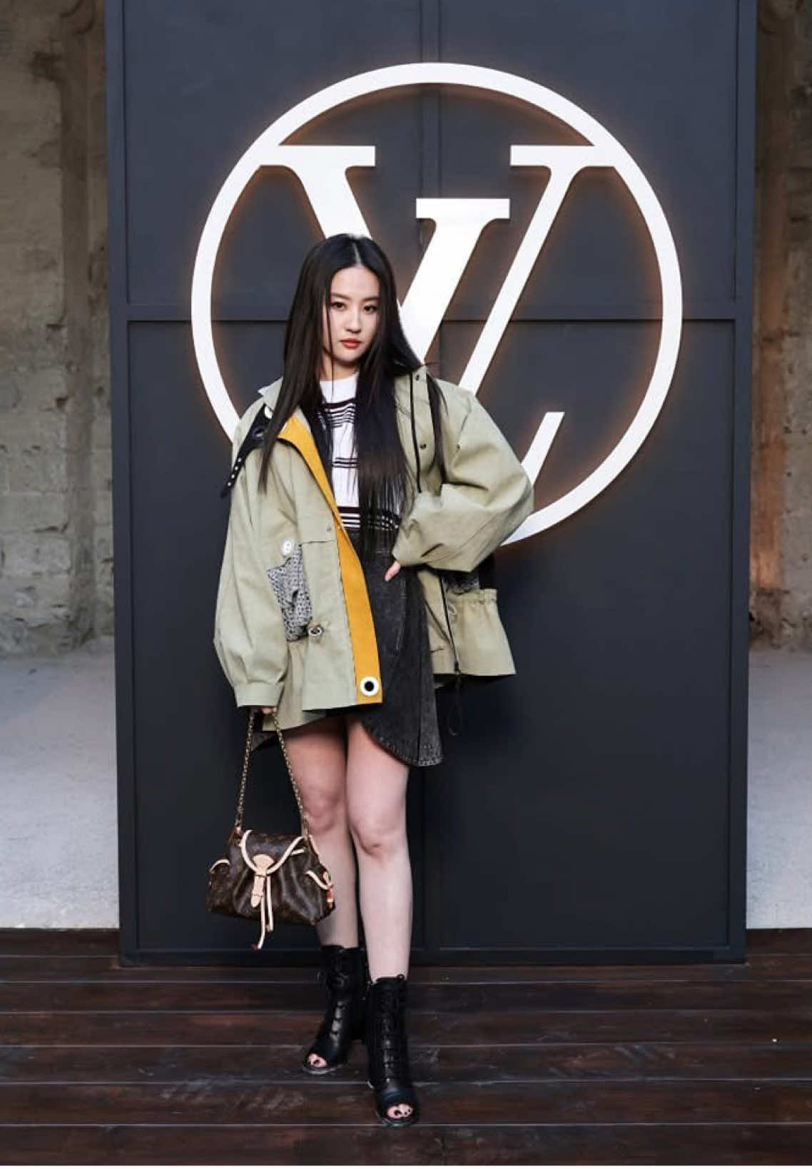 Lưu Diệc Phi tham dự show diễn Louis Vuitton Cruise 2026 #lưudiệcphi #luudiecphi #liuyifei #刘亦菲 #crystalliu #louisvuitton #lv #lvcruise26 #fashion #thoitrang #paris #thantientyty #mynhan #cbiz #saohoangu #CapCut 