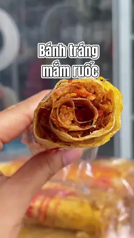 Bánh tráng mắm ruốc cuộn giòn rụm, đậm vị, full topping siêu đã miệng! #banhtrangnuong #dacsanphanrang #anhbaymap 