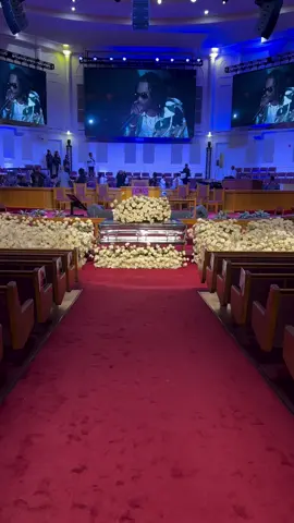 DECOR AT THE EMBASY #decorbyntlanhla#decobyntlanhla#funeraldecor#luxuryfuneraldecor#rip#memorialservicedecor#funeraldecorideas#chapeldecor#farewelldecor#sendoffdecor#intimatedecor#funeralflowers#florist#freshflowers#flowersbyntlanhla#trendingfuneralflowers#whiteroses#whiteflowers#mobiletoilets#luxurydecorideas#kidsfuneraldecor