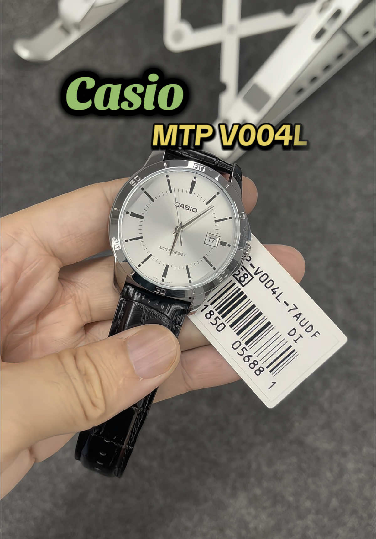 Anh sẽ nhớ mong 1 người là chính em này đẹp quá anh em ạ. Giá mềm dưới 700 #donghodeotay #donghonam #donghochinhhang #casio #mtpv004l #rolex #carnival #citizen #tissot 