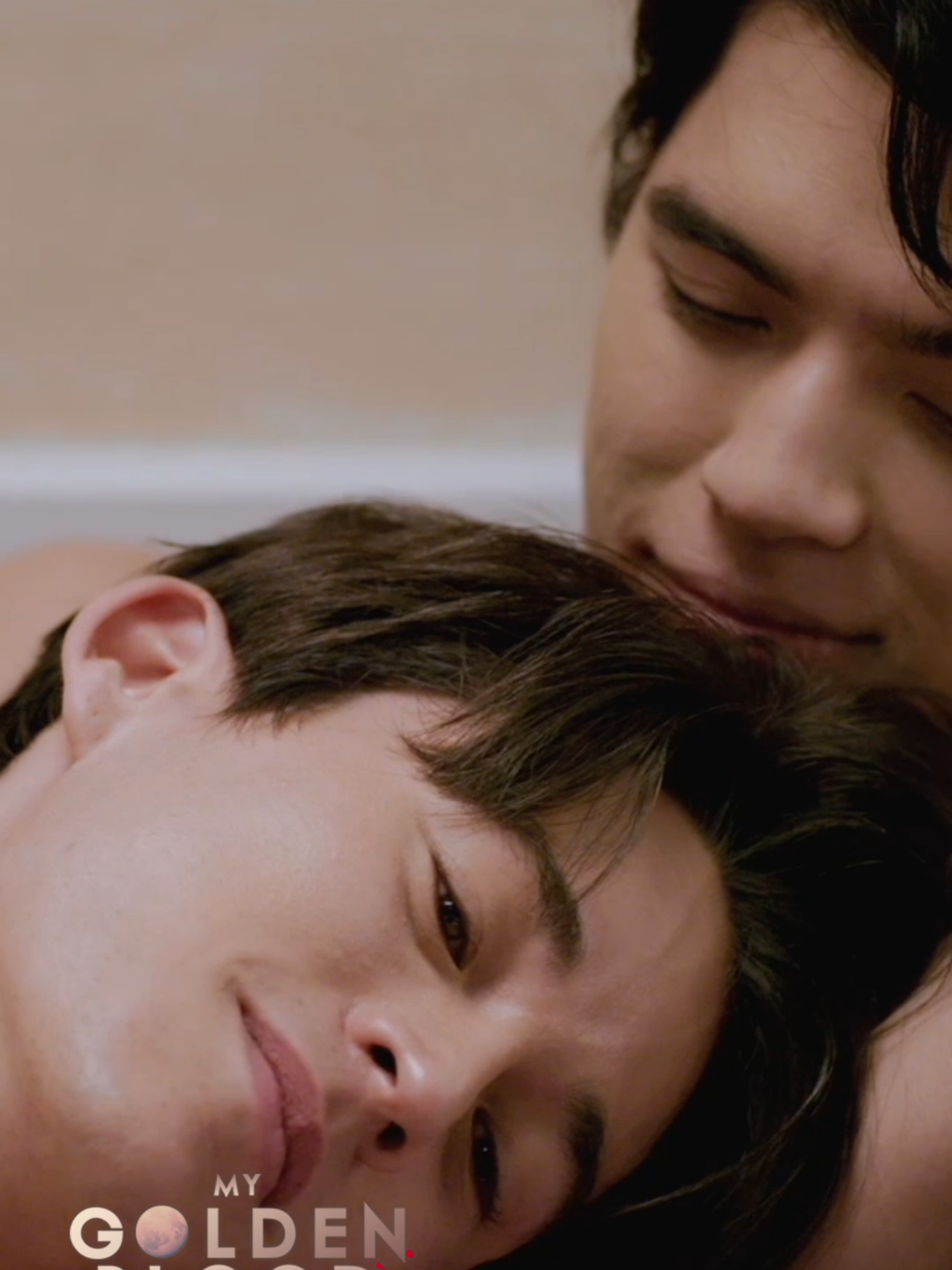 สวมแหวนจอง ขอหมั้นไว้ก่อน! #MyGoldenBloodEP11 “My Golden Blood เลือดนายลมหายใจฉัน”  ตอนจบ วันพุธ 28 พฤษภาคมนี้ เวลา 20:30 น. ทางช่อง GMM25 และดูออนไลน์ เวลา 21:30 น. บนแอป iQIYI และเว็บ http://iQ.com ที่เดียวเท่านั้น #GMMTV #บันเทิงtiktok