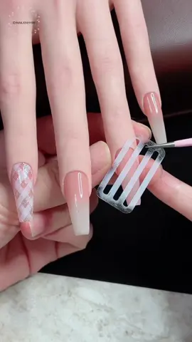 Sticker dặm ombre cho mấy bà lười vẽ nè #donail #stickernail #stickernails 
