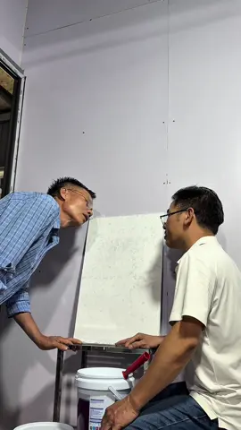 Đừng để nhà bạn trần truồng như thế ! Có tôi đây rồi