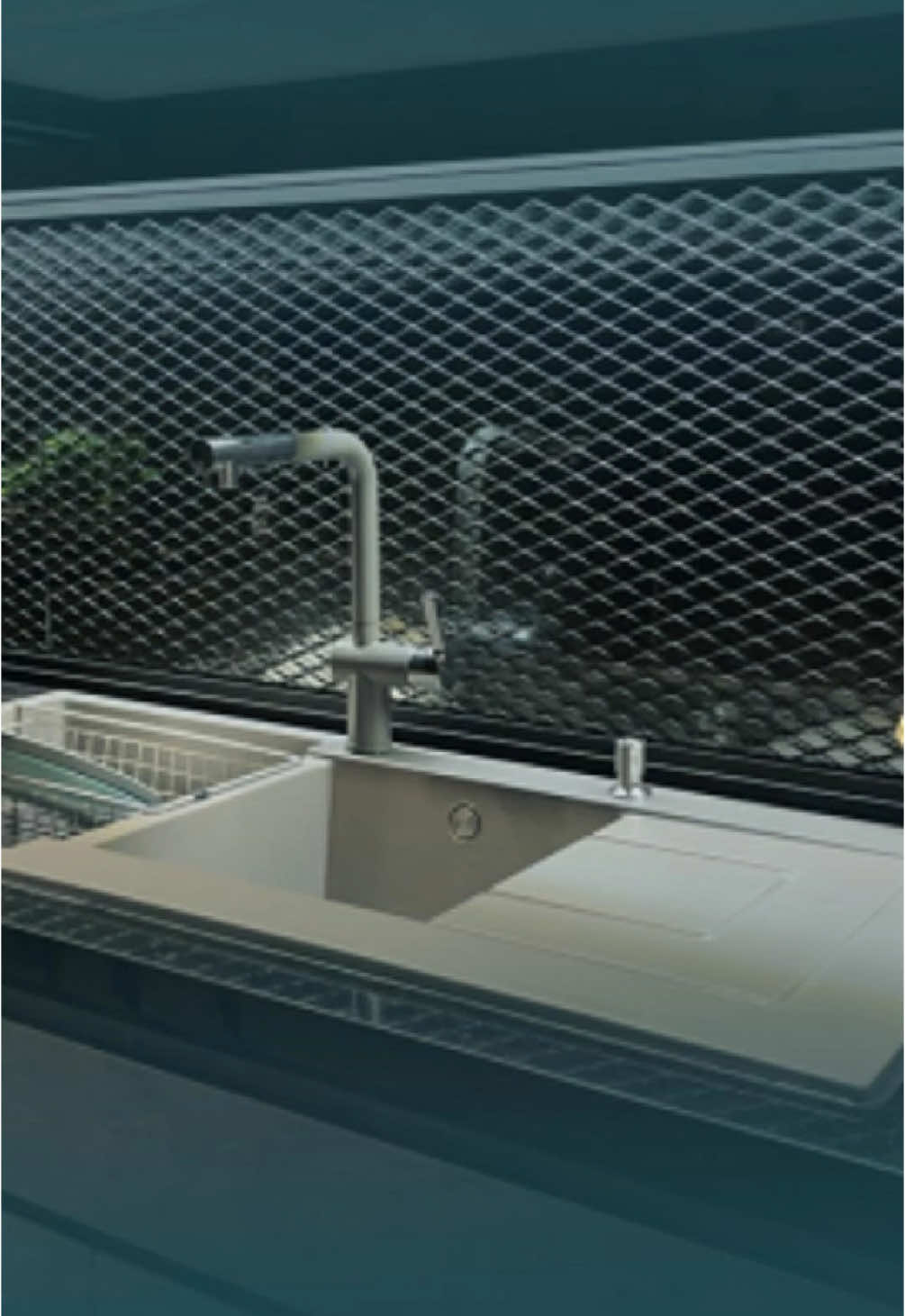 cari granite sink yang tahan noda? ini solusinya🥰😍#office #lifeatbda #sink 