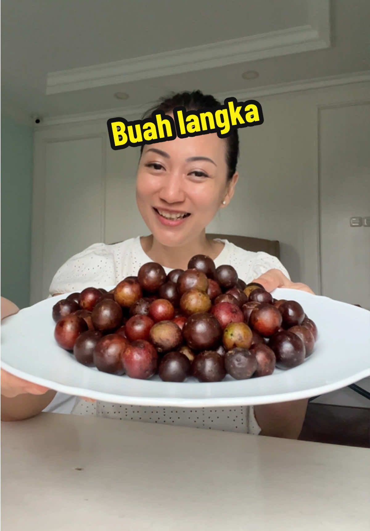 Replying to @misqueenbest BUAH LANGKA INDONESIA .. DIKOTAMU NAMANYA APA? #nanakoot 