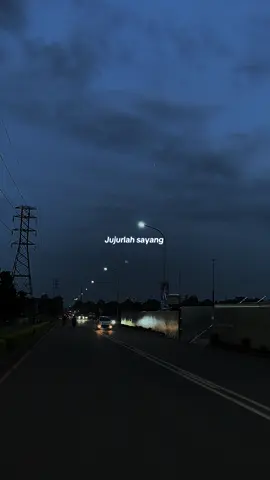 Revublik//Sandiwara Cinta #liriklagu #koleksilirik #foryou #liriklaguviral #musik #musikpop #revublikband #sandiwaracinta #CapCut 