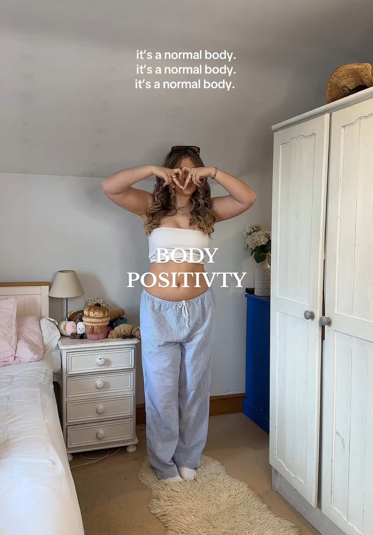 Say it with me 📣 we need to learn to LOVE our bodies no matter what shape, size or colour 🫶🏼🫶🏼🫶🏼🫶🏼 this is a normal body!! #size12 #size12fashion #bodypositivity #bodypositive #bodyimage #bodyconfidence #uksize12 #positivebodyimage #confidence #forthegirlies #girlythings #forthegirls 