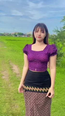 #ပြည်တွင်းဖြစ်ကိုအားပေးပါ🇲🇲🇲🇲 #သီချင်းမရလို့ဝါးချ🤣 