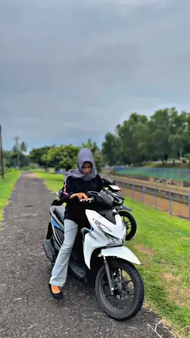 #lewatberandafypシ #beatgen2 #fyppppppppppppppppppppppp  udah ku stel tteh tteh cutbray sama nenteng tas ples bawa beat eh lupa KURANG CANTIK wkwk