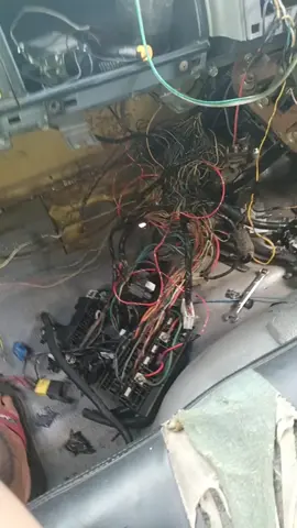 perbaiki kabel body mobil canter 