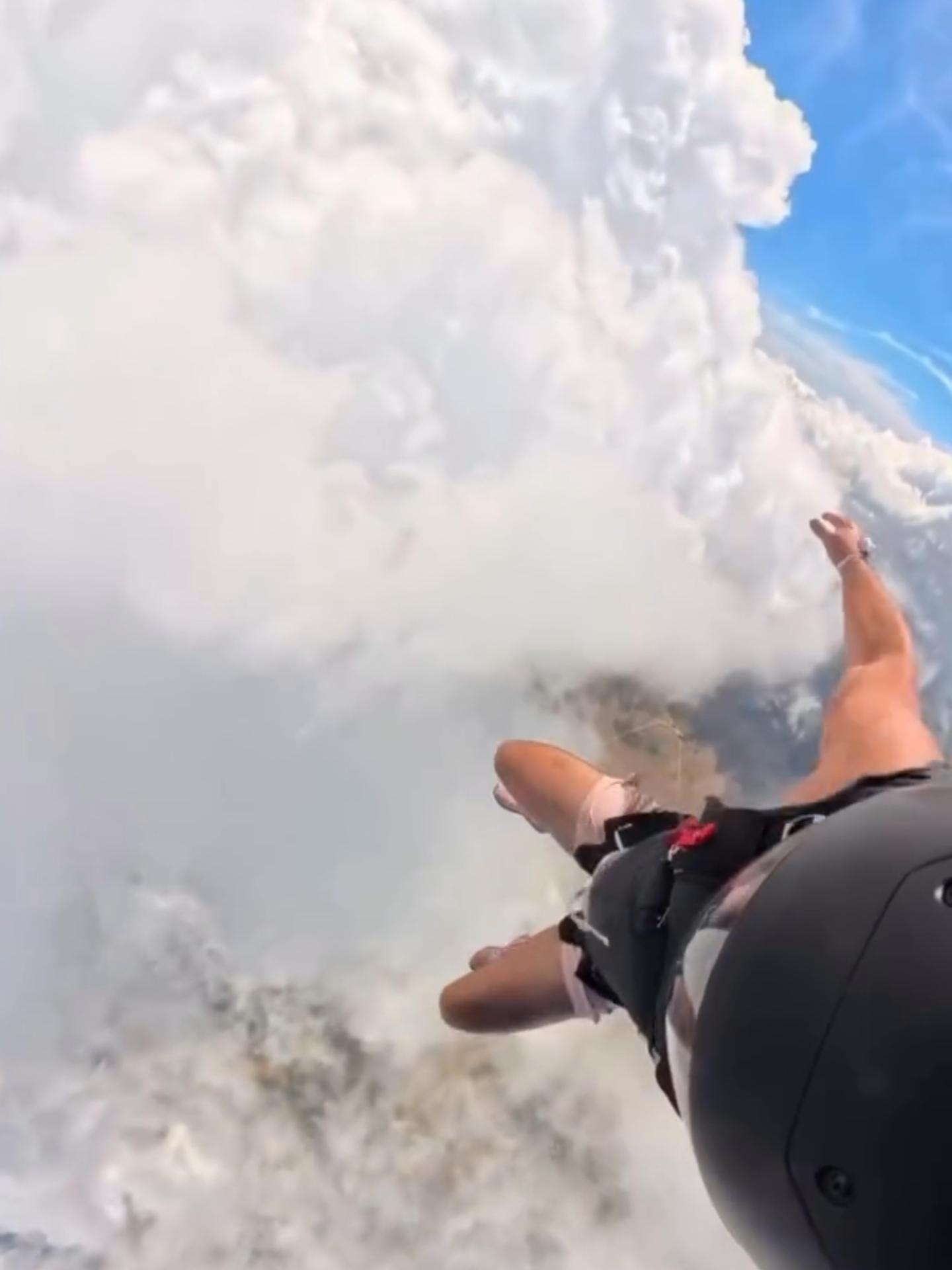 Does this hurt the cloud? 🤔 ( 🎥 @bigboyben04 ) #Unreel #Extreme #Skydiving #Adventure