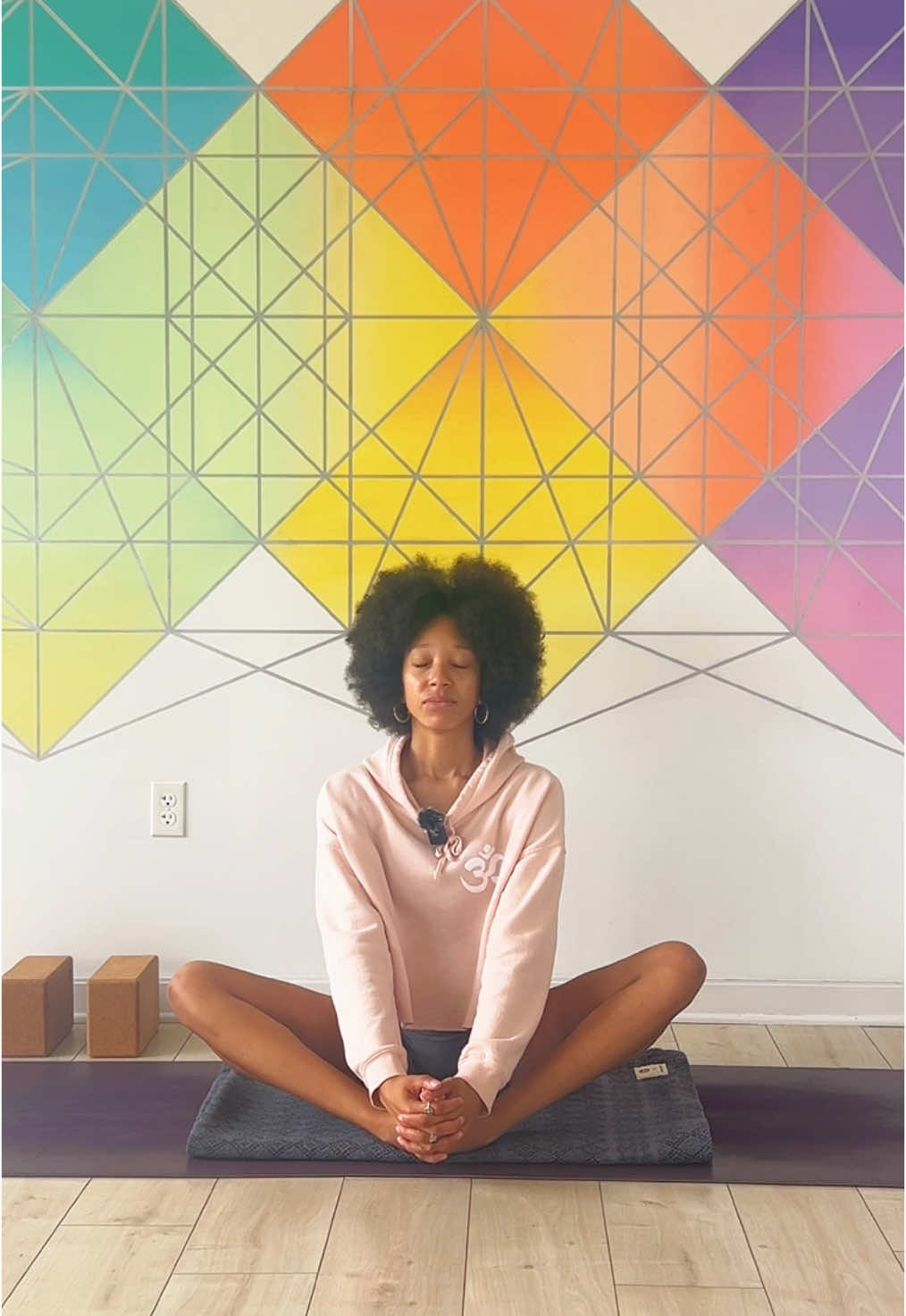 #Butteryfly 🦋✨ is a favorite of mine! I find it so calming and peaceful to be in.  You can modify this by bringing blocks or a bolster under the knees/legs for support Deepen the stretch by bringing the feet closer to the body.  YouTube link ink in bio for full video: Mini Yin Yoga •••• #butterflypose #yinyoga #yoga #yogini #yogioftiktok #hipstretch #fyp 