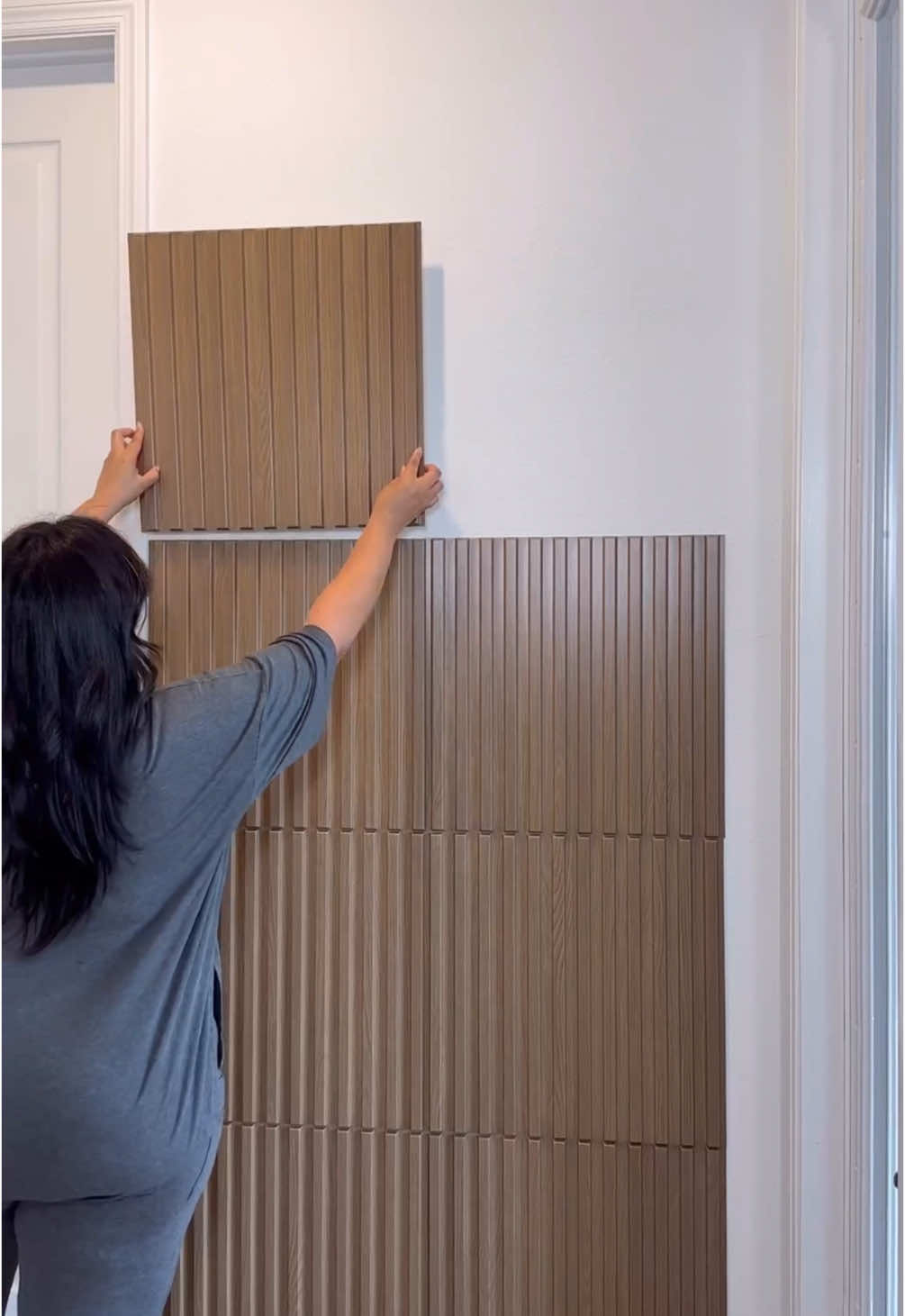 My fav wall tiles are back in stock! I have them in the color Walnut and only used 1 box and half to achieve this look! SHOP on my LTK ♥️⬇️ https://liketk.it/5cKJK #Home #homedecor #diyproject #DIY #homeimprovement #homedesign Home diy DIY home projects Home decor Affordable wall accent Peel and stick wall