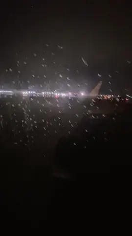 #CDMX#aereomexico🇲🇽 #fly #flyp #despeguedeavion #paratiiiiii#unaalitaestafallando#elchisteessalirvivos#lluvia#noche