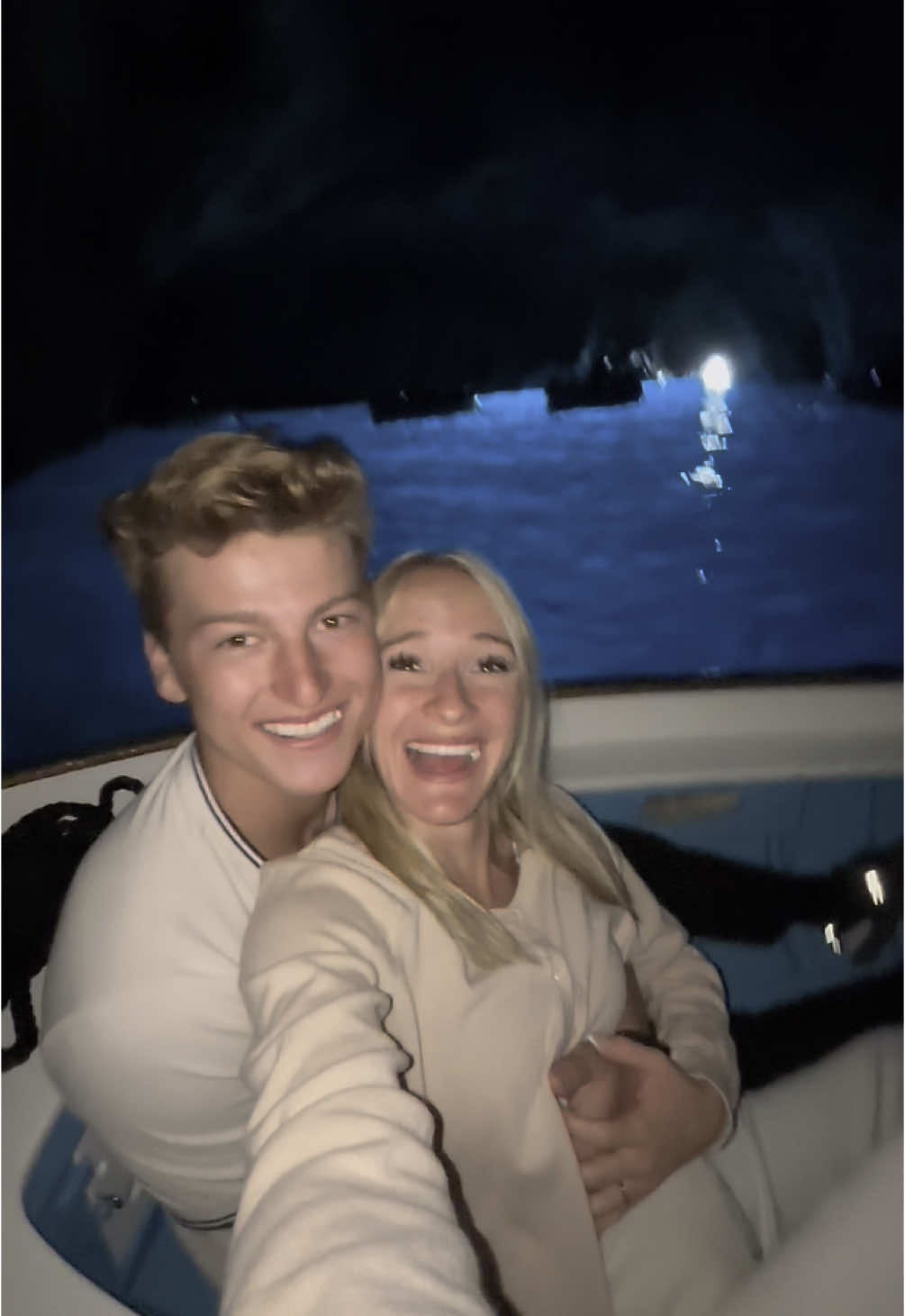 Such a beautiful thing to go to 🌊 #foryou #italytravel #italy #capri #bluegrotto #reaction 