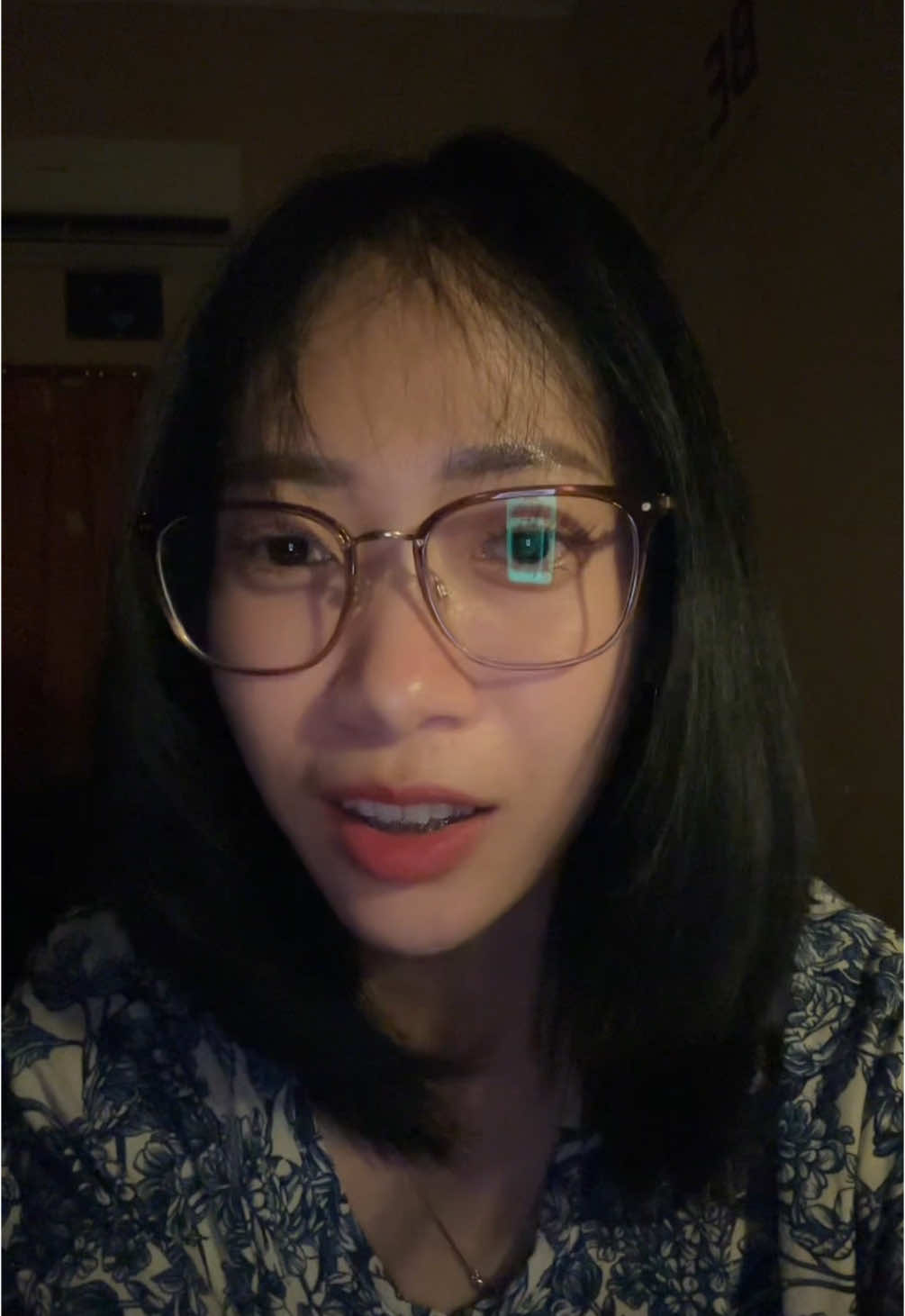 eps 01- “kok dia tega ya nyakitin aku?” maap ya gais! tangannya harus gt gatau kenapa jujur 😭🙏🏻 ini bukan opini ku ☺️ tapi kata2nya bagus! jadi ku buat versi ft nya ya 🫶🏻