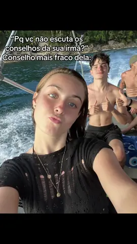 Mentira, a @Maui ☆ fala para eu namorar a morena so sorriso bonito