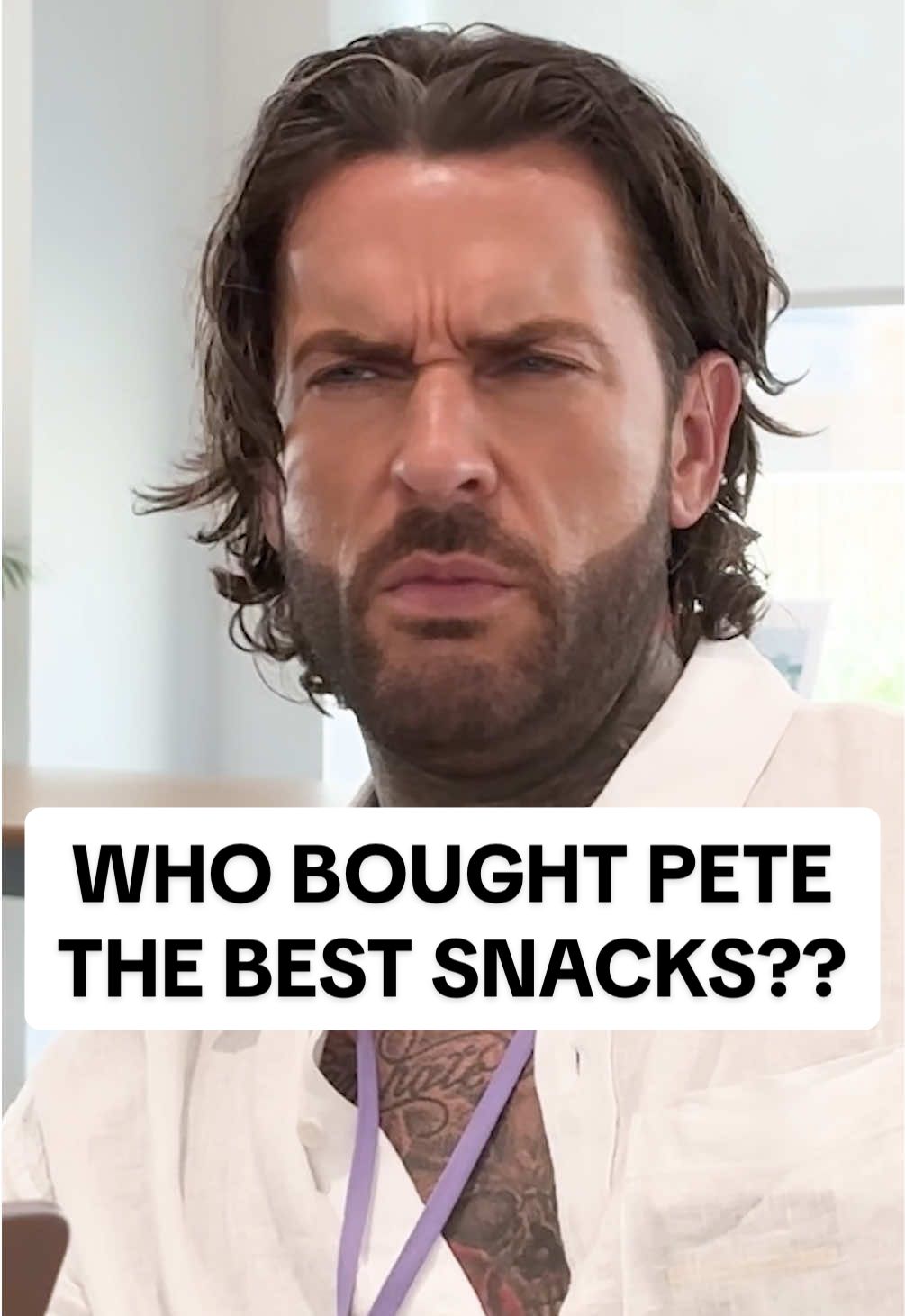 Who bought Pete the BEST snacks?? 🍫  #stayingrelevant #podcast #samandpete @Samthompsonuk 