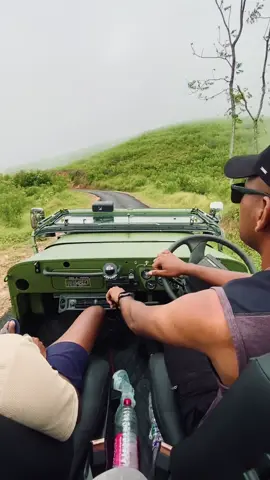 හාදු අරන් ඇවිත් වගේ සුළඟ සිඹිනවා..♥️💆‍♂️ #beautifulsrilanka🇱🇰 #fyp #foryou #vibes #ride #roadtrip #4x4 #jeep #classic #travel #hashango 