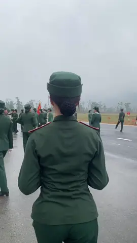 Video cũ vô tri tý nhưng up đại đại đii 💆🏻‍♀️💆🏻‍♀️💆🏻‍♀️ #CapCut #xuhuong #fyp #viral #cobodoi #vietnam #trend #dieubinh#quankhu1 #quandoinhandanvietnam 