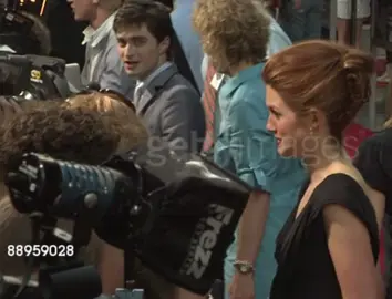 the way he looks at her (repost because tik tok took it down before 😭) #harrypotter #ginnyweasley #danielradcliffe #bonniewright