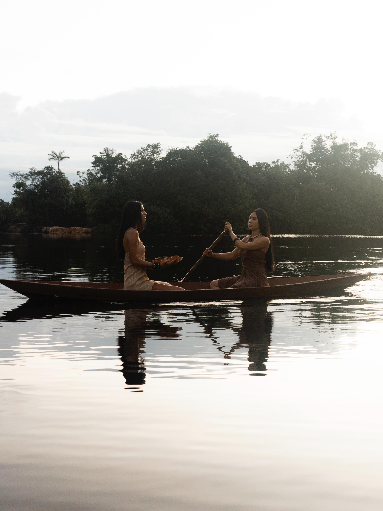 A Nova Coleção Especial Natucor Óleos da Amazônia chegou. A tintura vegana do Brasil ainda mais inovadora com um blend de óleos com 6 ativos amazônicos, co-criado com a nossa embaixadora, @isabellenogueira_ 💚 Essa lenda nutre enquanto colore, hidrata e dá aquele brilho radiante que vocês merecem no cabelo. 🍃Sem amônia 🍃Sem água oxigenada Quem tá animada pra testar aí?