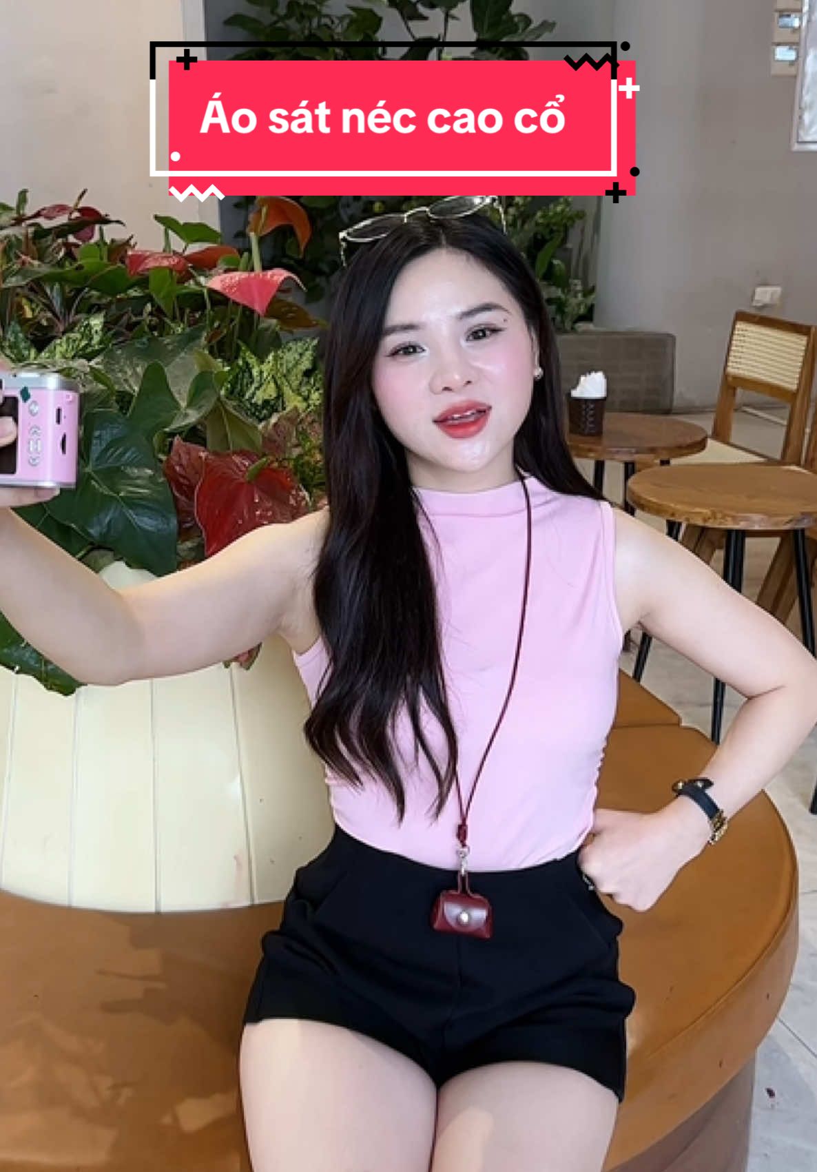 Áo cao cổ sát néc cho mùa hè mát lạnh hihi 🥶 #oanhsireview #oanhoc #aothun #aothunnu #aothuncaoco #aothunsatnach #aosatnach #aosatnachcaoco #aocaoco #aocaocomuahe #aothuncogian #aoboeo #aonhuneo #cottonbozip #thoitrangnu #aocolo #aobalo #aobalocolo 