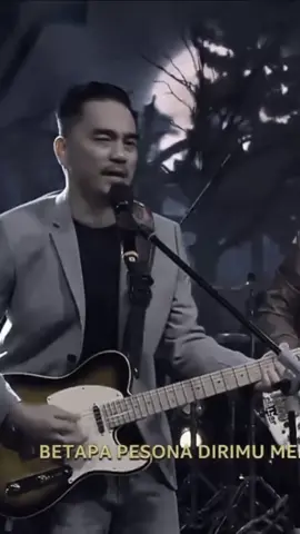 ketika duo gitaris saling pamer skill Enda & oncy, di isi drummer oleh babe Rowman di lengkapi oleh bass mas maki, sesempurna oleh aa Pasha #fyppppppppppppppppppppppp #foryou #unguband #padire 