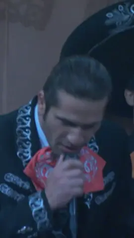Emiliano vuelve a Plaza Garibaldi y se reencuentra con Rosario y su manada. 🥹🥰 #LaHijaDelMariachi