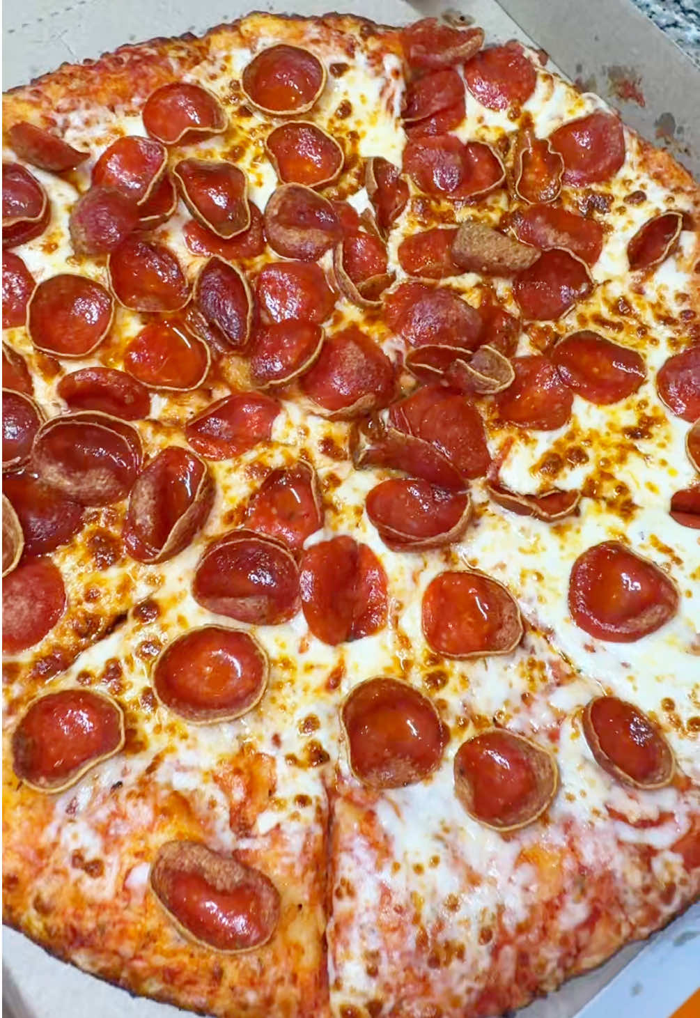 Pizza pizza pizza 🍕 😋 #pizza #pepperoni #cheese #mukbang #eatwithme #lunch #crunchy #asmr #Foodie #foodiesoftiktok #fyp #fypシ 