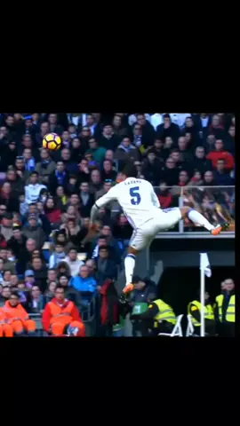 Varane l'un des meilleurs défenseur au monde 🤍🖤#varane #Realmadrid 