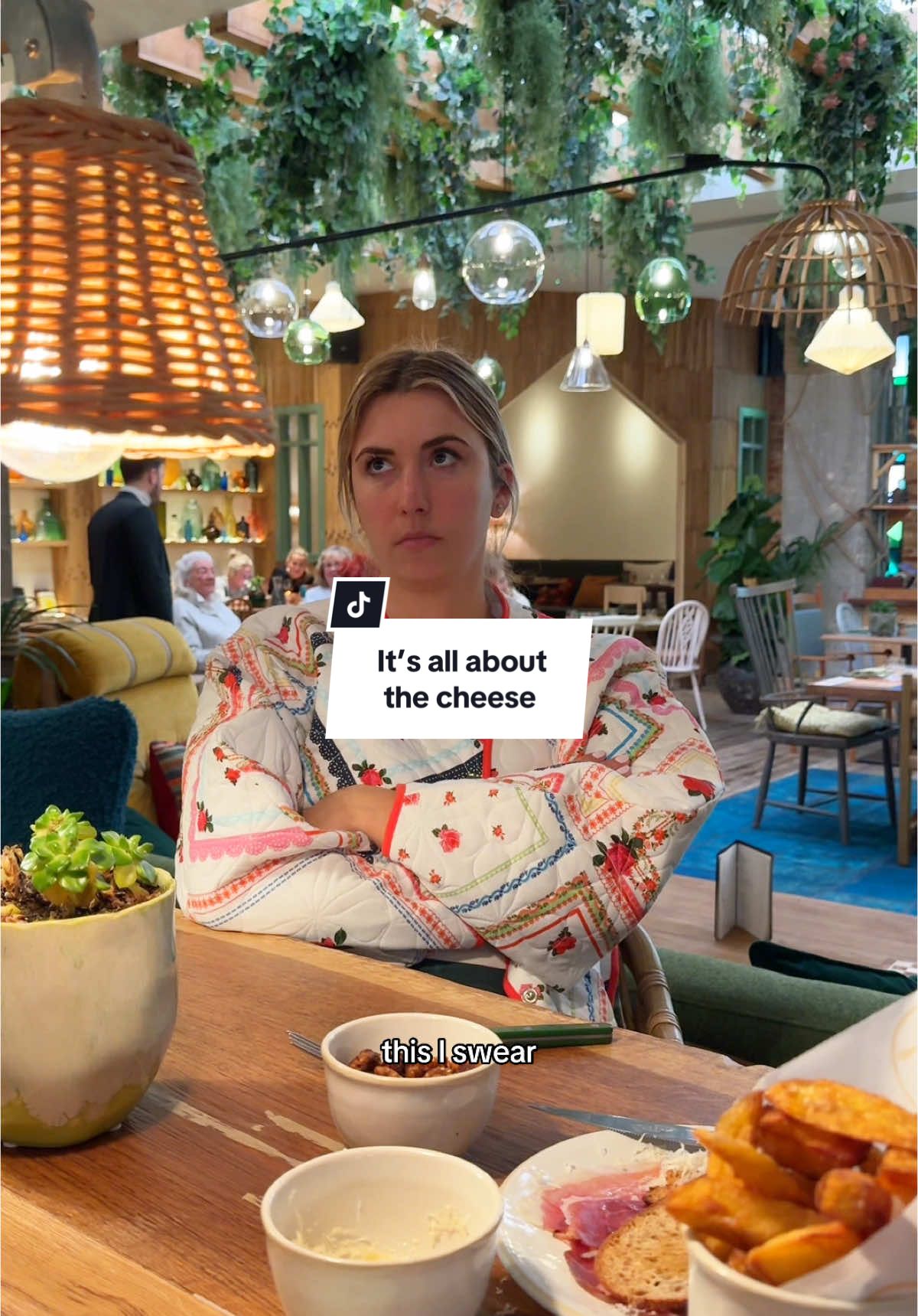 When you can’t say no to Cheese Gougères.🧀 #maryellenmctague #pipmanchester #piprestaurant #manchesterrestaurants #funnyskit #manchesterfood #thingstodoinmanchester 