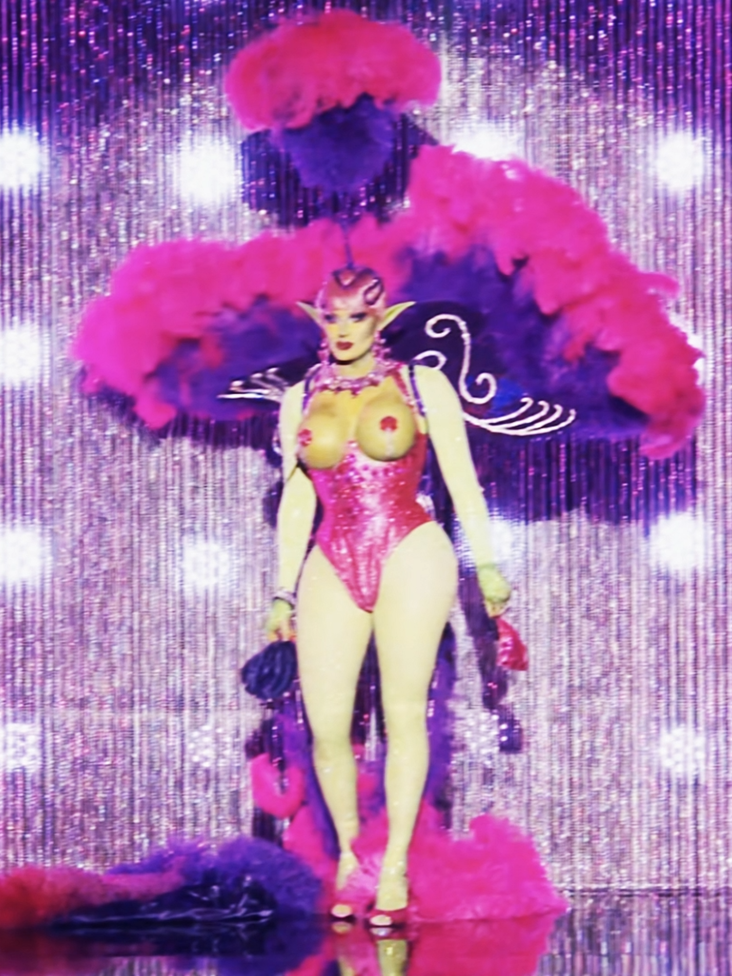 arrietty crashing out and starting false allegations abt irene is crazy… y’all’s fav is problematic asf and is burning her career that barely just started-  #rupaulsdragrace #drag #dragedit #dragqueen #dragrace #rpdr #allstars10 #irenedubois #arrietty #rupaulsdragraceseason17 @irene_the_alien