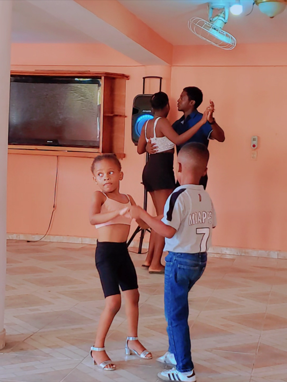 #😫 #mizikayisyen #detempsentemps  #haitiankompavideo  #kompamusic #konpa  #rogerskizz #gouyad #konpamovement 
