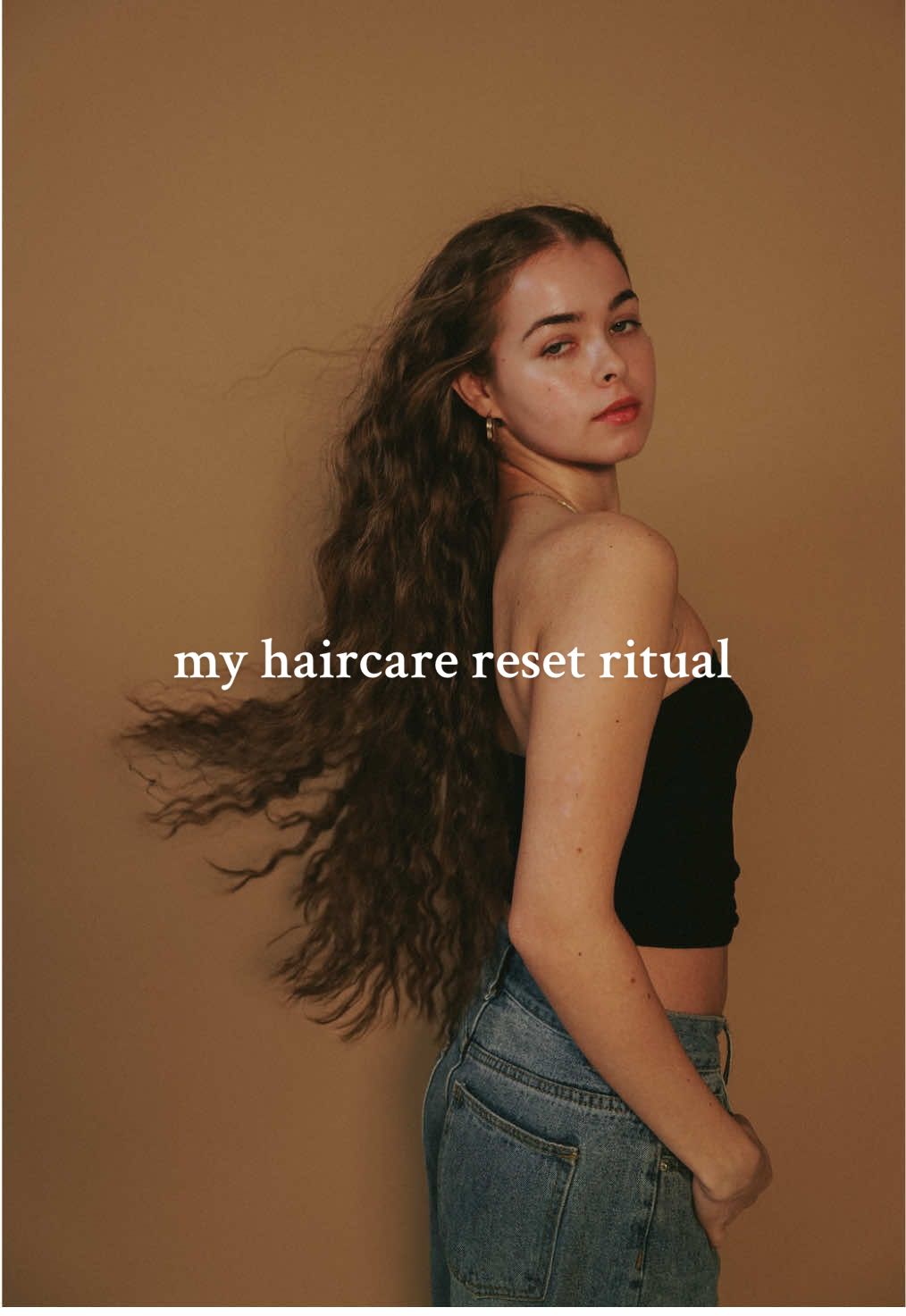my hair oiling routine:  *~5 min scalp stimulation with my high frequency wand  *apply hair oil to scalp + massage in  *apply hair oil to length & ends of hair  *low tension hairstyle to keep my hair out of my way  *let it sit for a few hours (usually 1-3) and wash hair (double shampo)  #hairoilingroutine #haircareroutine 