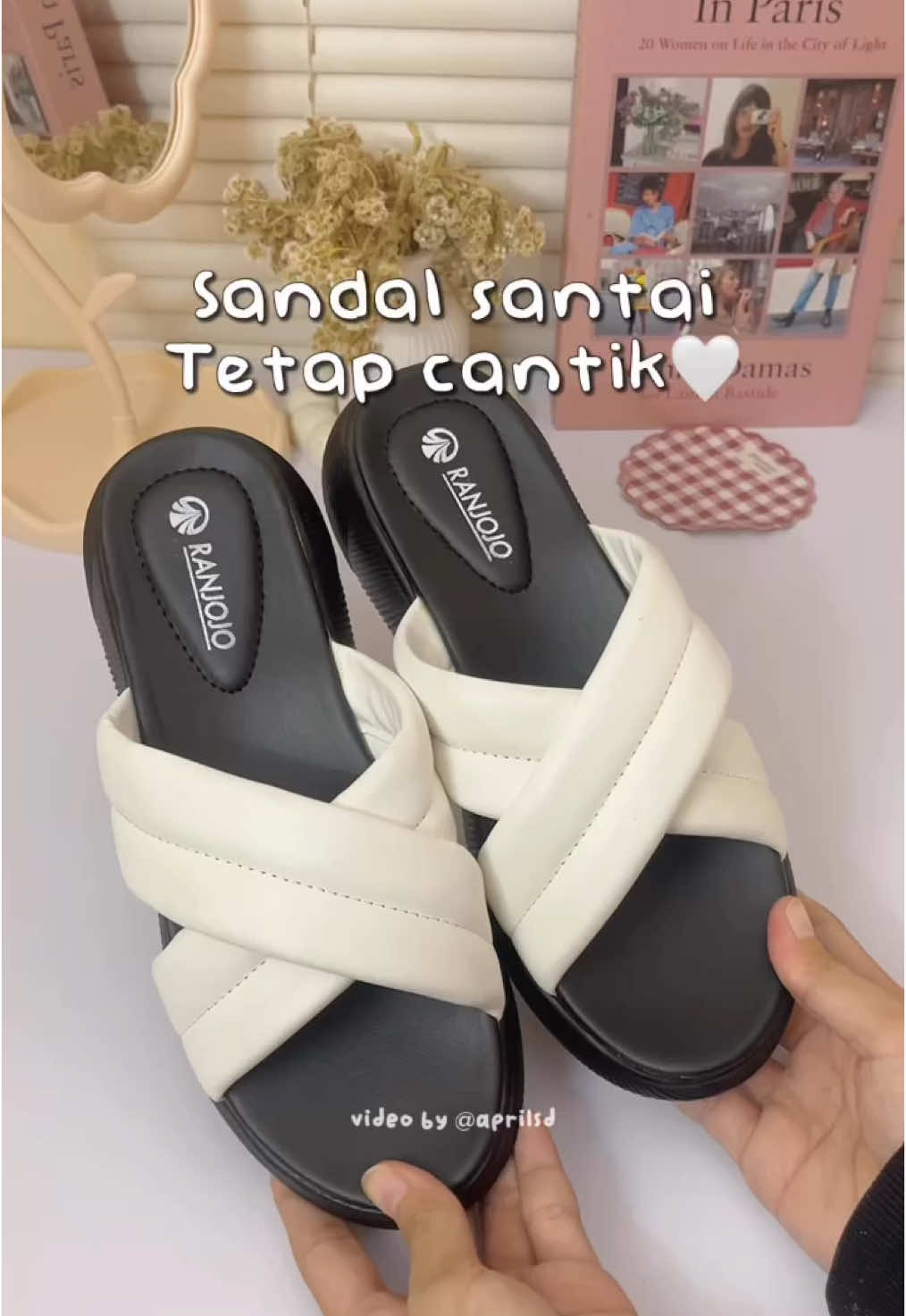 Wedges buat santai🤗🫶🏻💓 link dibio no. 115 atau klik keranjang kuning kalau keranjangnya sudah muncul yaaa #racuntiktok #racunshopee #wedges #sandalwanita #sandal #santai 