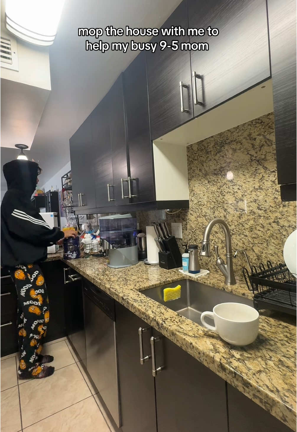 the smell of fabuloso >>> #9to5mom #fypシ #viral  