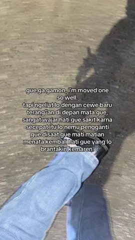 rasa sakit bukan krna belom terima hubungannya selesai, tpi sakit krna gue masi sesakit ini krna dia tapi dia dengan sengaja nunjukin hubungan barunya. rasa ga terimanya itu loh ges? ngerti ga ya?