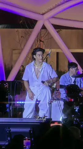 (Full Version) You Were There by Jayvhot G. ✨️✨️ @ Bakuran Session Finally!!! Full version of this heartfelt song na nag trend ang version ni Maxie 🥹 Sobrang tagos sa puso, damang dama bawat lyrics.. He also dedicates this song to her Mom, Tita @amliw171 💙💙 (hindi mo daw po naabutan tita itag ka nalang daw po hehe) I LOVE YOU JAYVHOT G! 🫵🏻🥹💘 @Maxie Andreison .   #BakuranSessionWithJayvhotG #maxieandreison #jayvhotgalang #youwerethere #fullcover  #coversongs #trendingsound  #phconcerts 