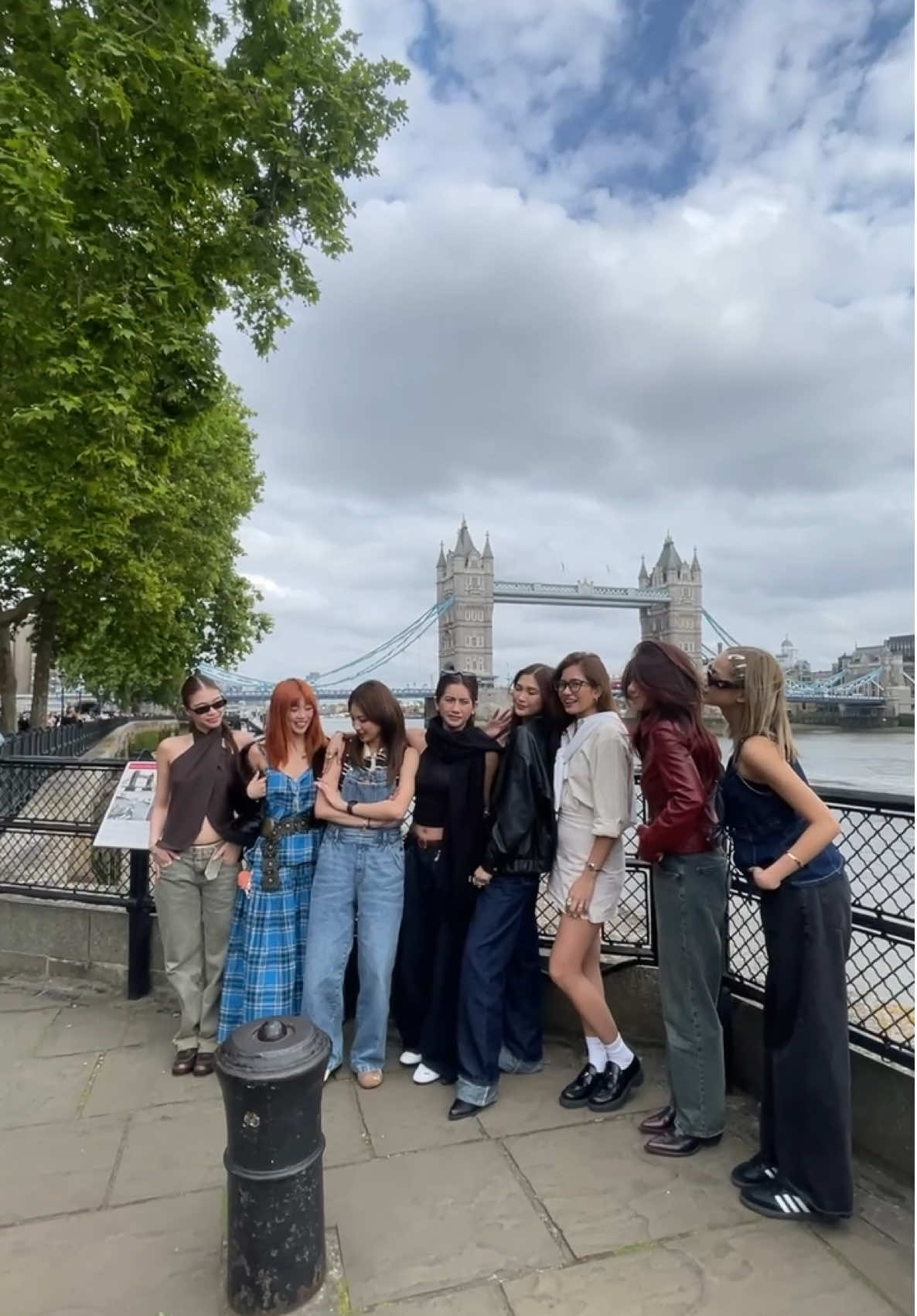 What an incredible day exploring London’s most iconic sights! Made even more special by meeting some lovely Blooms along the way! 🌸 Next stop: #BINIverseLondon at the OVO Arena Wembley this May 25! 💫 We can't wait to see you there! A few tickets are still available, grab yours now before they’re gone! 🎫 Standard Tickets: https://bit.ly/BINIverseWorldTour2025UKWStandardPresale 🎫 VIP Tickets: https://bit.ly/BINIverseWorldTour2025UKWVIPPresale #BINI #BINIVerseWorldTour2025
