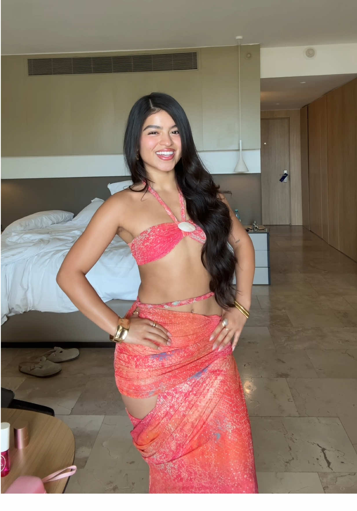 Cancún day 1 fit 🐚🌺🏝️🦩 from @Outcast 
