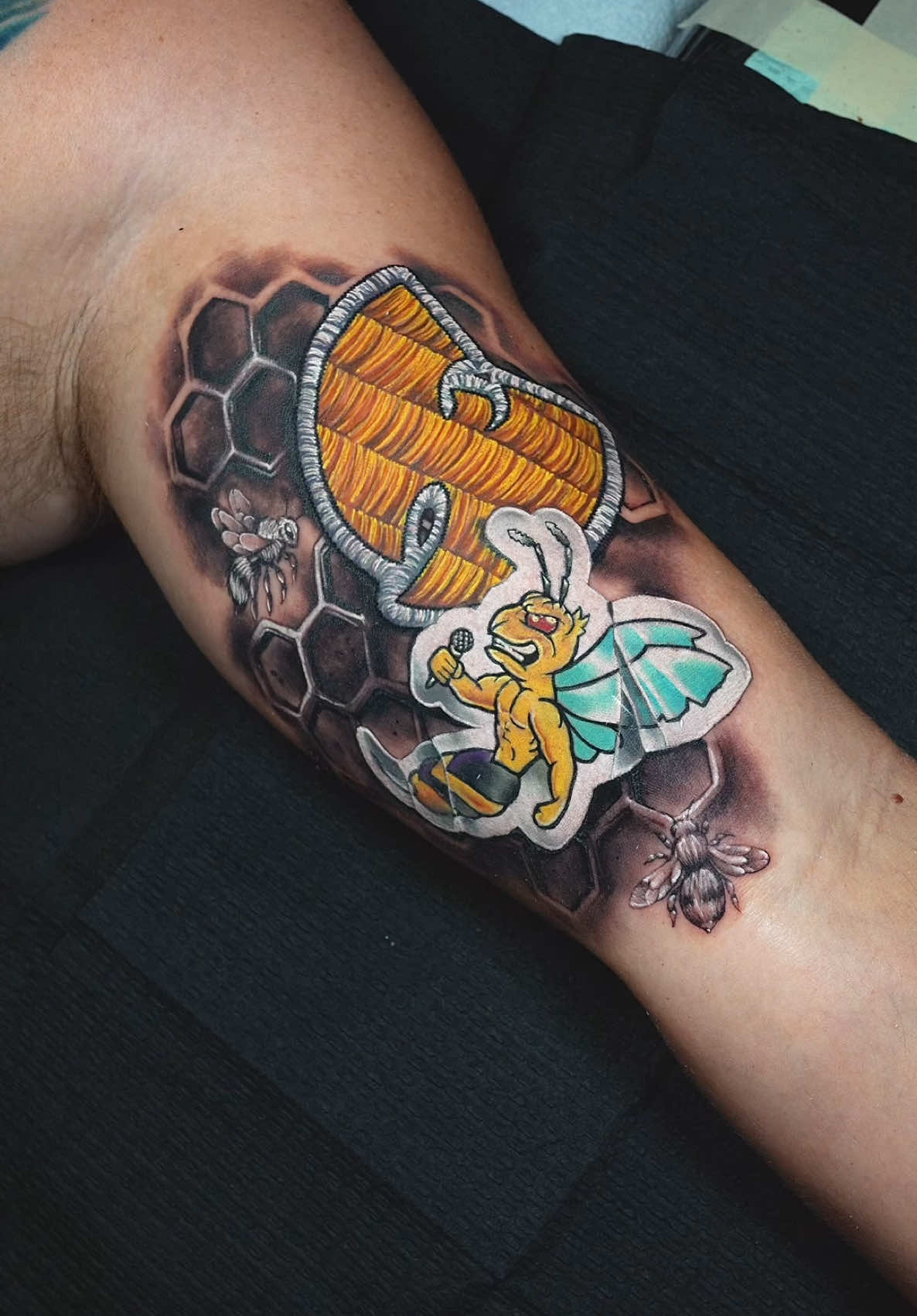🐝🎤Wu-Tang Clan . . . @westsidetattoo719  @hustlebutterdeluxe  @intenzetattooink  @criticaltattoosupply  #wutangclan #wutangclantattoo #patchtattoo