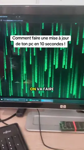 Je t'apprends à faire une mise à jour rapide de ton ordinateur en moins de 10 secondes ! #ordinateur #bug #tutorial #tuto #informatiquefacile #informatique #logiciel #tulesavais 