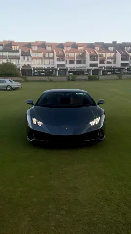 Best lighting to film in 😏 #fyp #viral_video #lamborghini #lamborghinihuracan #fyppp 