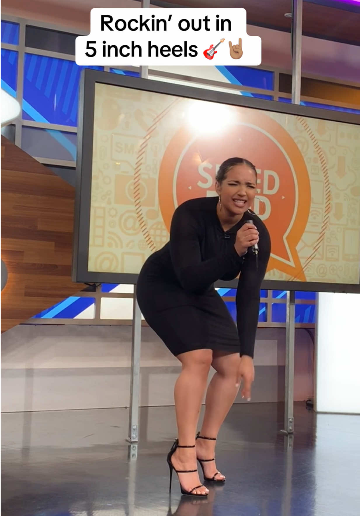 ROCK STAR LIFESTYLE 🎸🤘🏽 man who doesn’t love some Linkin Park! This is a classic #tbt video! What’s your fave rock song? Let me know in the comments 👀 #news #bts #demetriaobilor 