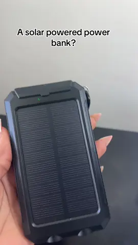 A solar powered power bank? 😱#powerbank #portablecharger #portablepowerbank #powerbankcharger #wirelesspowerbank