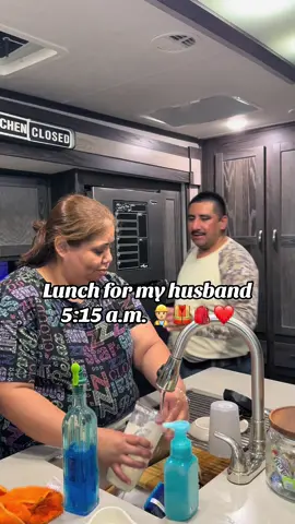 Husband gets a special treatment for being Friday Payday!! Mexican style shrimp with corn butter 🌾 🍚 #lorenatravels1 #lunchformyhusband #todayslunch #lunchideas #mexicanlunch #camarones #arrozblanco #packinglunchformyhusband #lunchboxideas #lunchbag #bluecollarwife #fyp #CapCut 