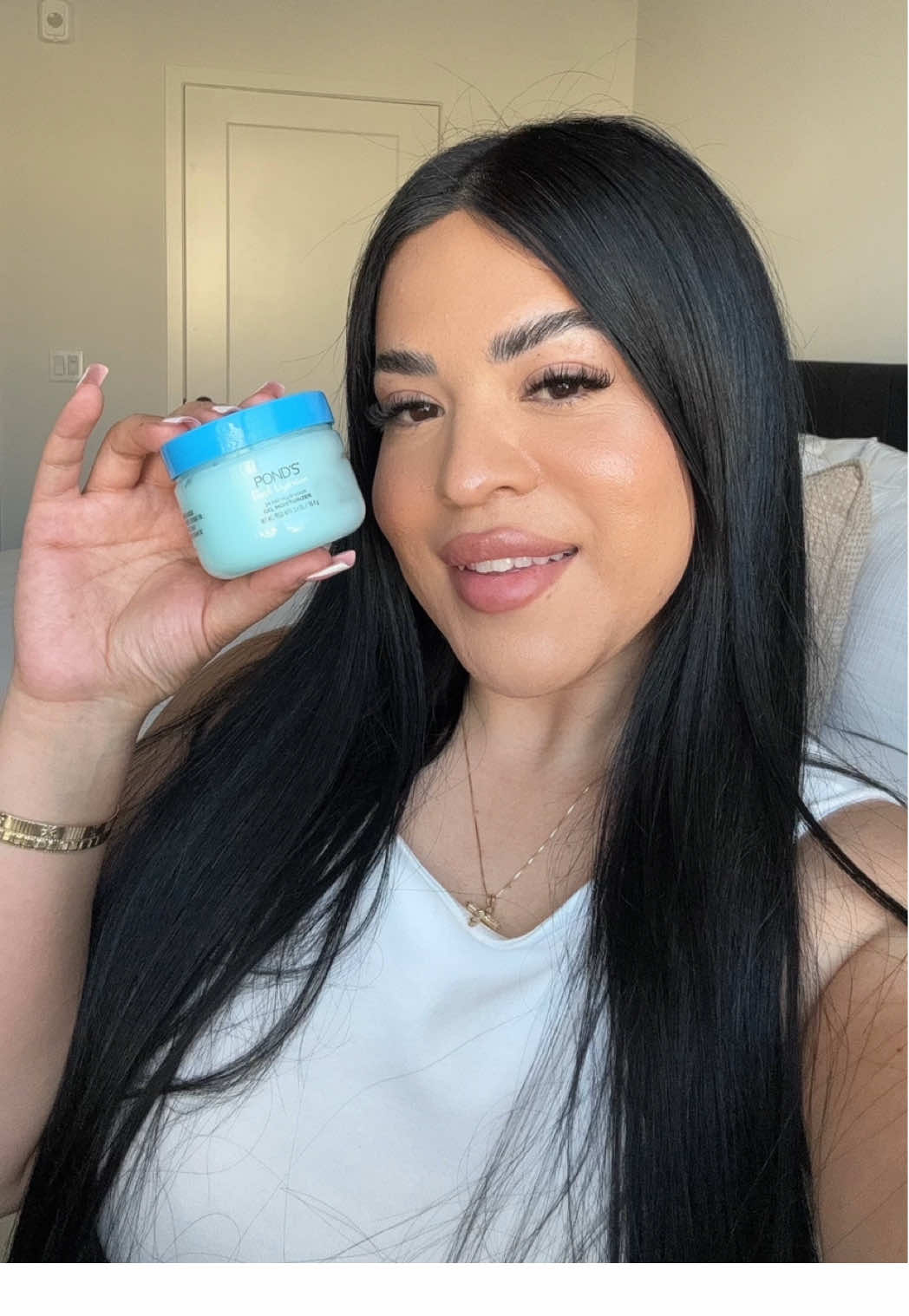 #ad @POND’S as a make up primer?? A hack passed down from my abuela ✨💖