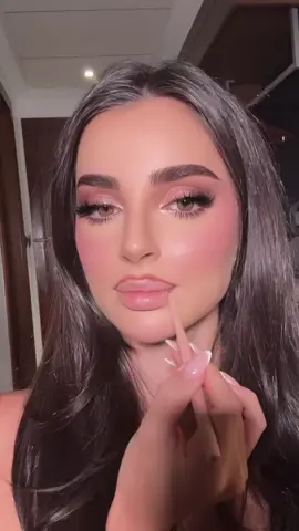 Lip liner  من شي درجه بني غامق والروج من نارس درجة امريكن ومن 💗💗💗 #ميكب_ارتست_ابها #عروس #ميكب #منال_العسيري #ابها #خميس_مشيط_أبها #explore 