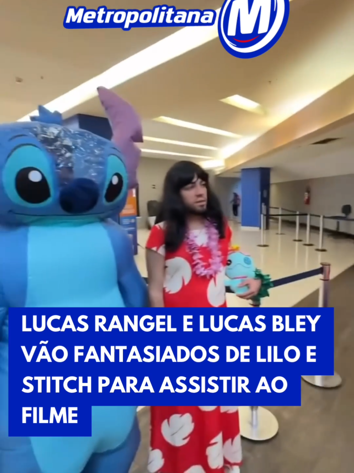 🌺👽 Lucas Rangel e Lucas Bley entraram no clima de Lilo & Stitch e foram assistir ao filme caracterizados! Rangel foi de Lilo e Bley apareceu como Stitch — e os dois arrancaram elogios nas redes. Você teria coragem de ir assim pro cinema? (Reprodução: @lucasranngel)